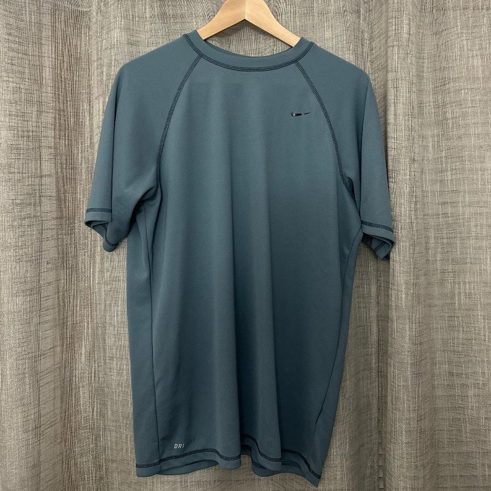 Nike Dri-Fit Men's T-Shirt.  Medium (M) - Teal / Blue/Green